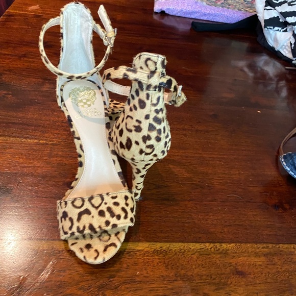 Vince Camuto strapped high heals - Picture 4 of 9
